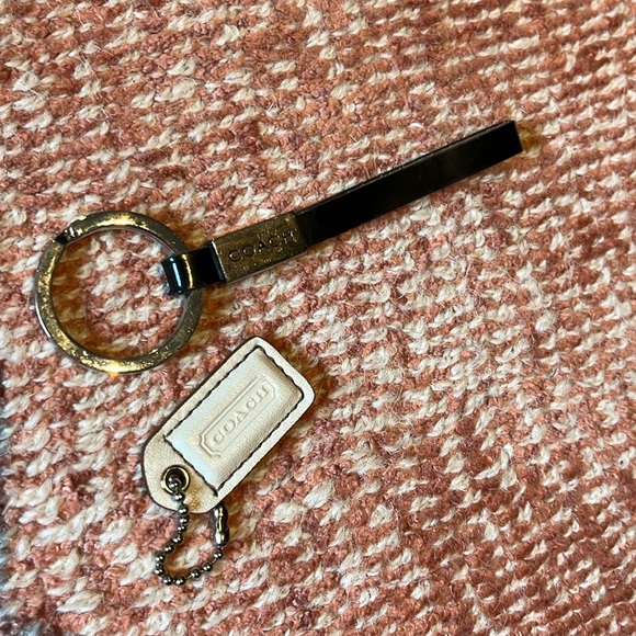 Coach keychains - Picture 1 of 3